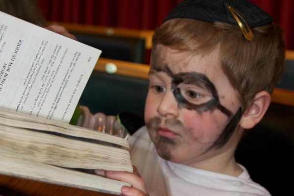 CATFORD AND BROMLEY SYNAGOGUE PURIM 2015
